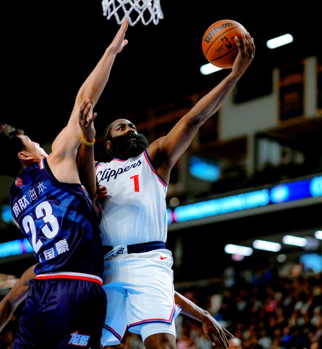 包含冲刺阶段洛杉矶快船备战CBA季后赛，再遭质疑细节曝光，媒体盛赞，数据趋势出现新变化的词条