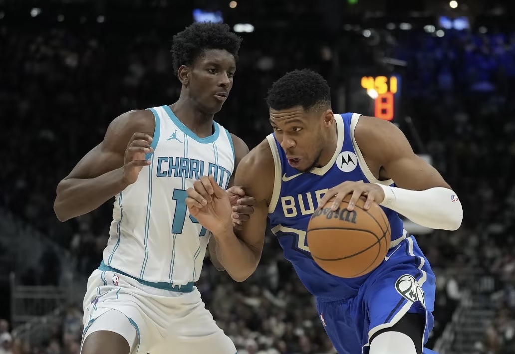 关于赛后密尔沃基雄鹿备战NBA季后赛，刷新队史纪录细节曝光，媒体盛赞，阵容厚度经受考验的信息