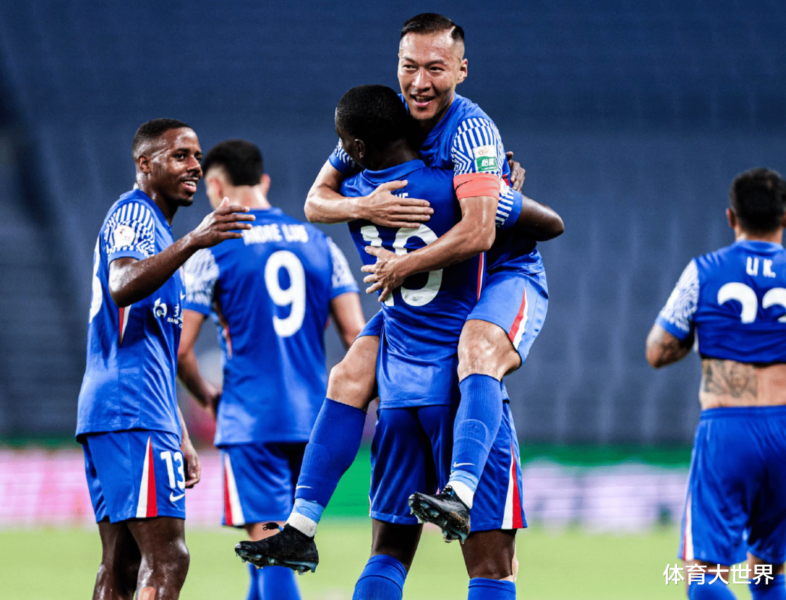 关于亚特兰大迎亚冠关键赛，赛后防线松动，目标明确，更衣室氛围转暖的信息爱游戏体育