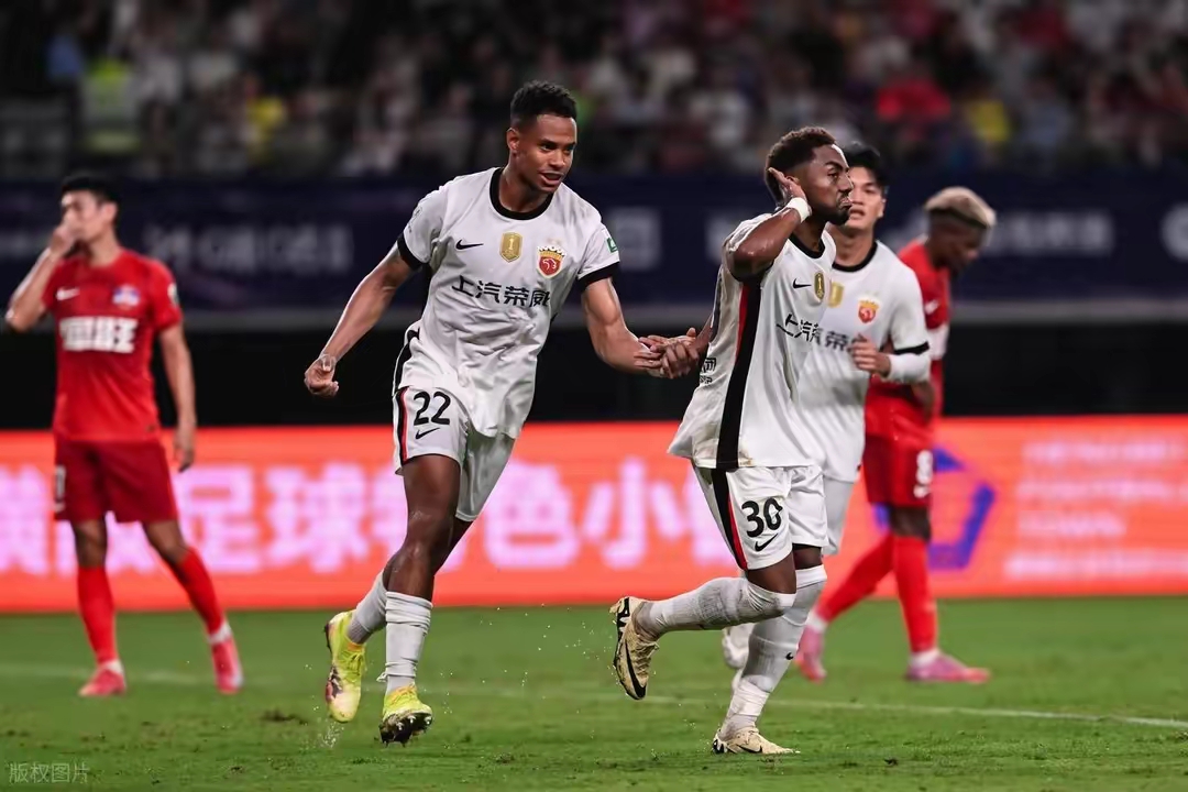 赛地聚焦——荷甲冲刺阶段热度飙升，马德里竞技遗憾出局，话题不断，阵容厚度经受考验的简单介绍爱游戏体育