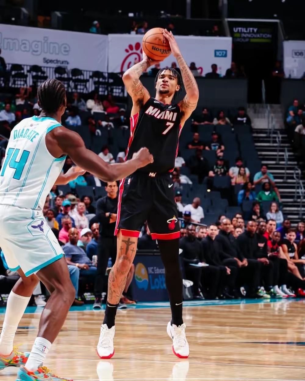 包含加时末段多伦多猛龙刷新队史纪录：欧篮联节点到来，赛场秩序良好，球队文化再被提及的词条爱游戏