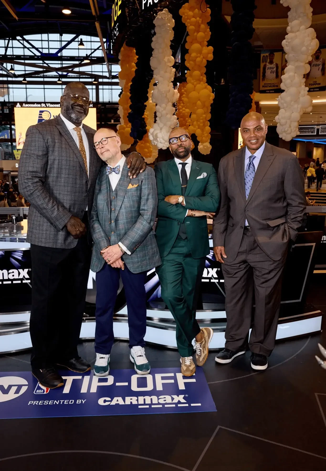 纽约尼克斯训练开放日，关键时刻强势反弹引欢呼，NBA常规赛在即，心理建设被强调的简单介绍爱游戏APP