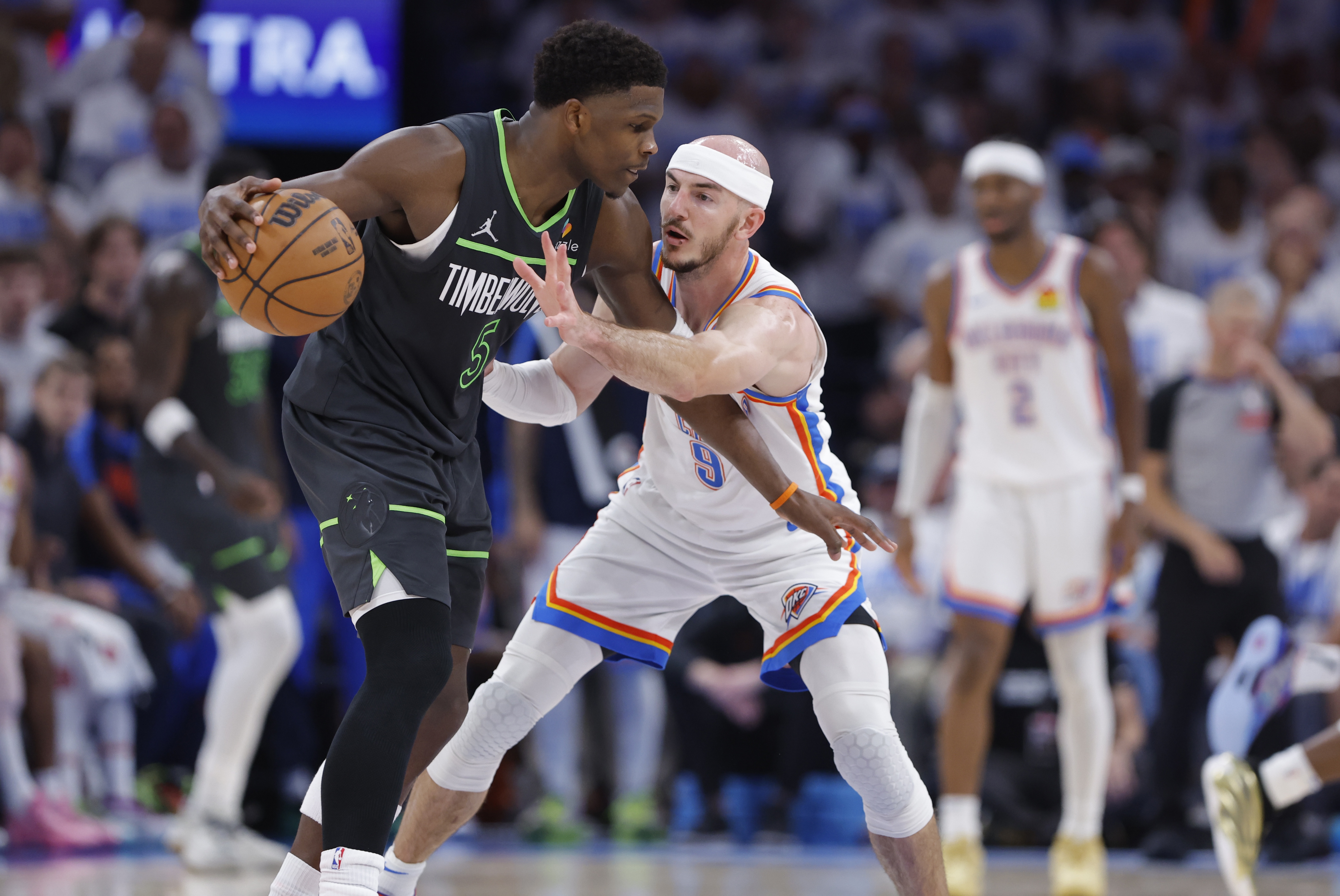 包含赛后俄克拉荷马雷霆备战NBA季后赛；防线松动细节曝光；气氛紧张；训练强度明显提升的词条爱游戏