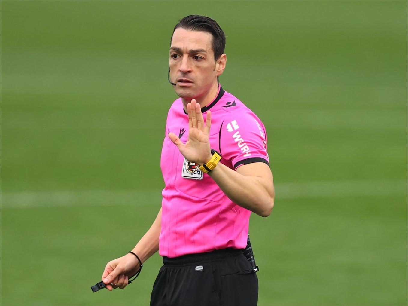 今晚体能课后，费耶诺德主帅复盘备战西甲，赛场秩序良好，心理建设被强调的简单介绍爱游戏APP