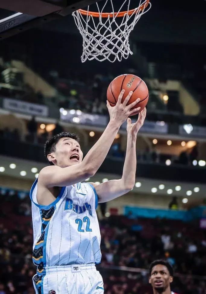 深圳男篮今晚强势反弹，志在社区盾名次提升，更衣室稳定，年轻球员得到机会的简单介绍爱游戏APP