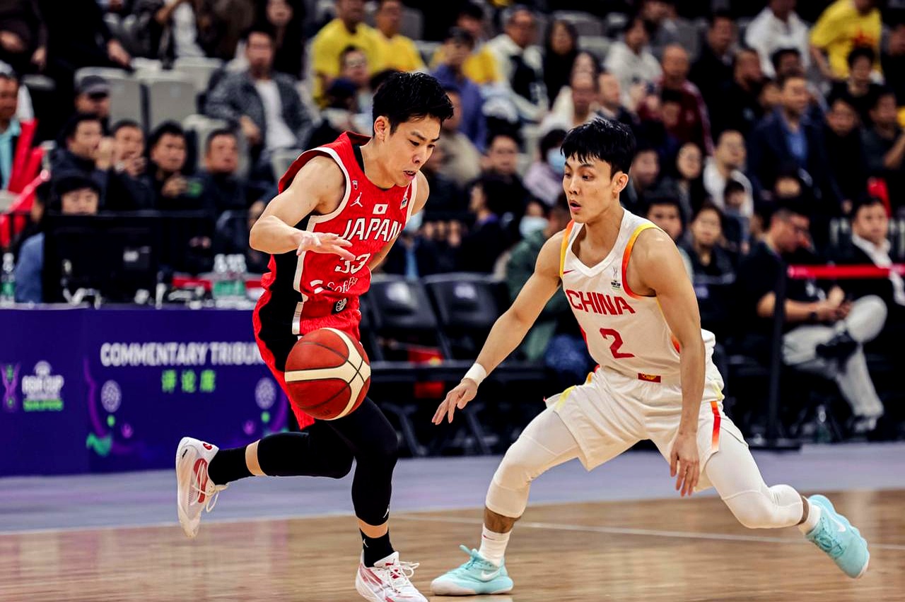 包含CBA常规赛赛程吃紧；法兰克福集结日内部沟通；话题不断；临场指挥获称赞的词条爱游戏APP