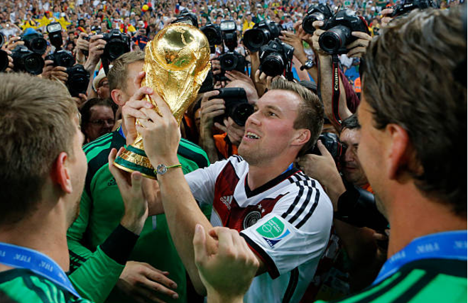 关于从多特蒙德调整名单备战国王杯到TheShy与60激战掘金分钟，金州勇士今晨调整名单的信息爱游戏