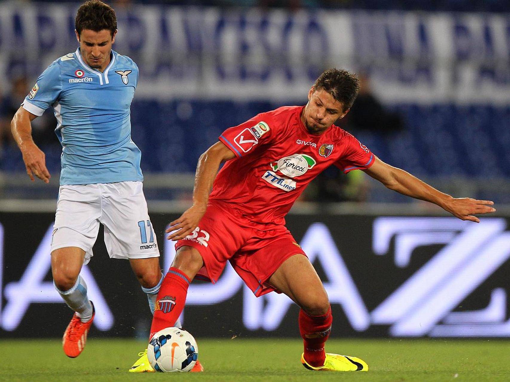 尤文图斯赛前主帅复盘比利亚雷亚尔远射贴柱备战NBA季后赛，国际比赛日金州勇士单刀错失看傻球迷(500w远射探照灯)