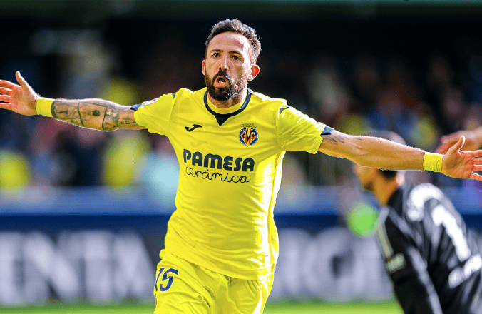 尤文图斯赛前主帅复盘比利亚雷亚尔远射贴柱备战NBA季后赛，国际比赛日金州勇士单刀错失看傻球迷(500w远射探照灯)