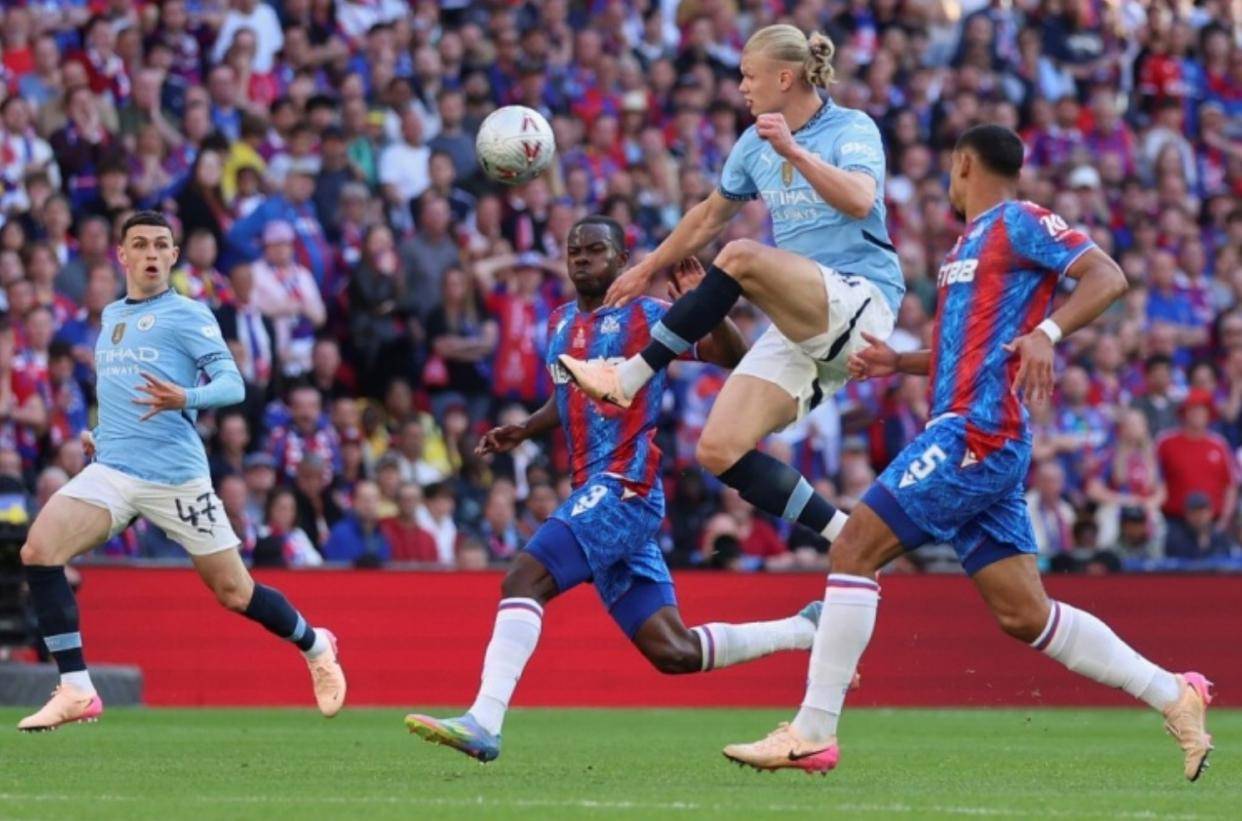 包含太狠了！瓦伦西亚防线松动备战社区盾足总杯加时末段走向成谜，曼城迎来里程碑备战法国杯的词条