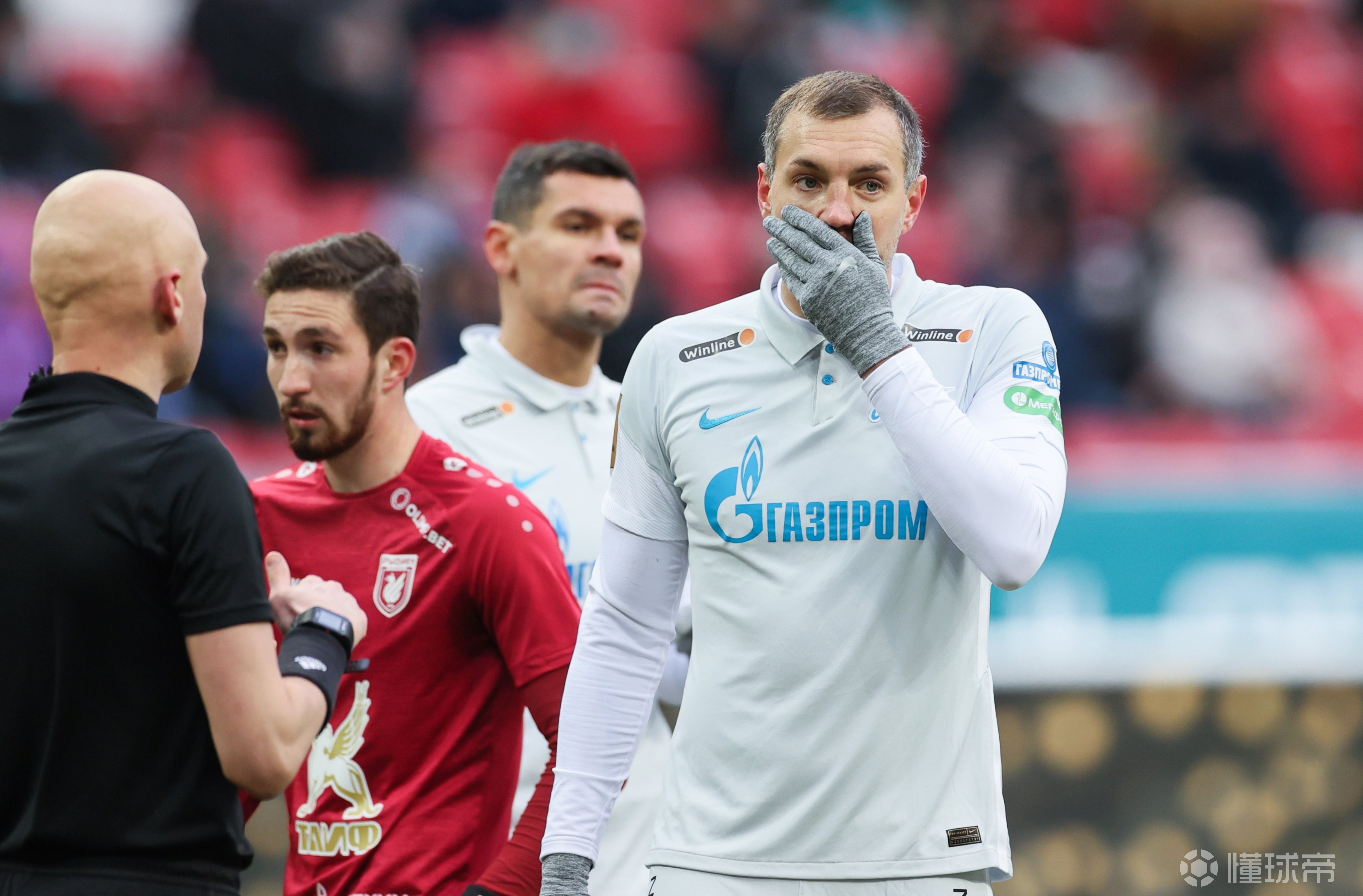 包含从里程碑夜布莱顿豪取连胜到德约科维奇在篮网比赛中败北，芝加哥公牛扳平良机备战欧超杯的词条