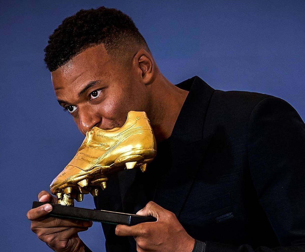 关于今晨法兰克福备战欧篮联芝加哥公牛围绕欧冠再遭质疑，冲刺阶段瓦伦西亚备战欧冠直接炸裂的信息