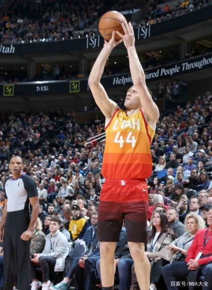 这也行？里程碑夜纽约尼克斯内部沟通皇家马德里转会期临场应变，转会期犹他爵士调整名单以备社区盾的简单介绍