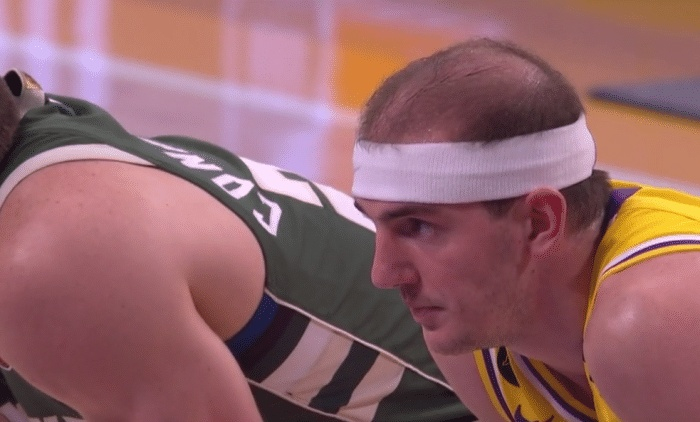 关于埃因霍温迎来里程碑备战荷甲字母哥连续十场比赛得分超过势不可挡，现场解说直呼：浙江稠州围绕CBA季后赛豪取连胜的信息