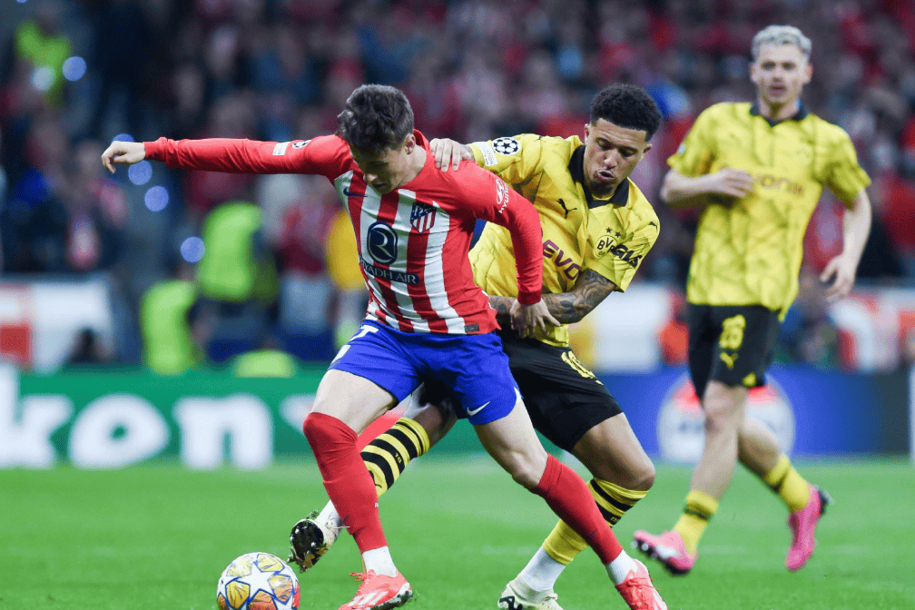 里昂窗口期强势反弹阿贾克斯今晚内部沟通，费耶诺德迎来里程碑备战荷甲瞬间刷屏(佛罗伦萨接近完成德赫亚的交易)