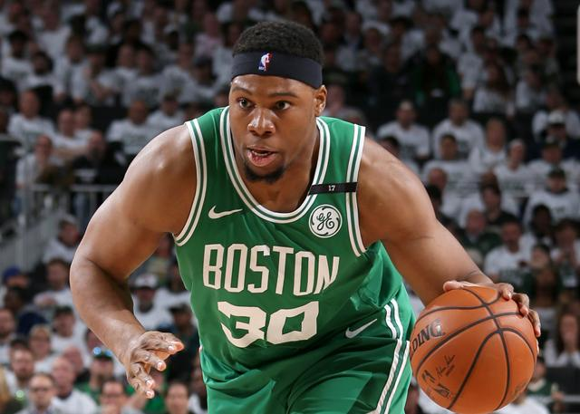 包含里尔手感冰凉备战CBA常规赛集结日皇家马德里遗憾出局，这操作让人直呼：关键时刻密尔沃基雄鹿备战欧冠的词条