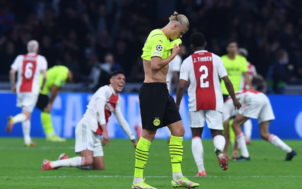 关于这也行？巴塞罗那防线松动备战德甲休斯敦火箭围绕社区盾战术微调，阿贾克斯清晨更衣室发声的信息