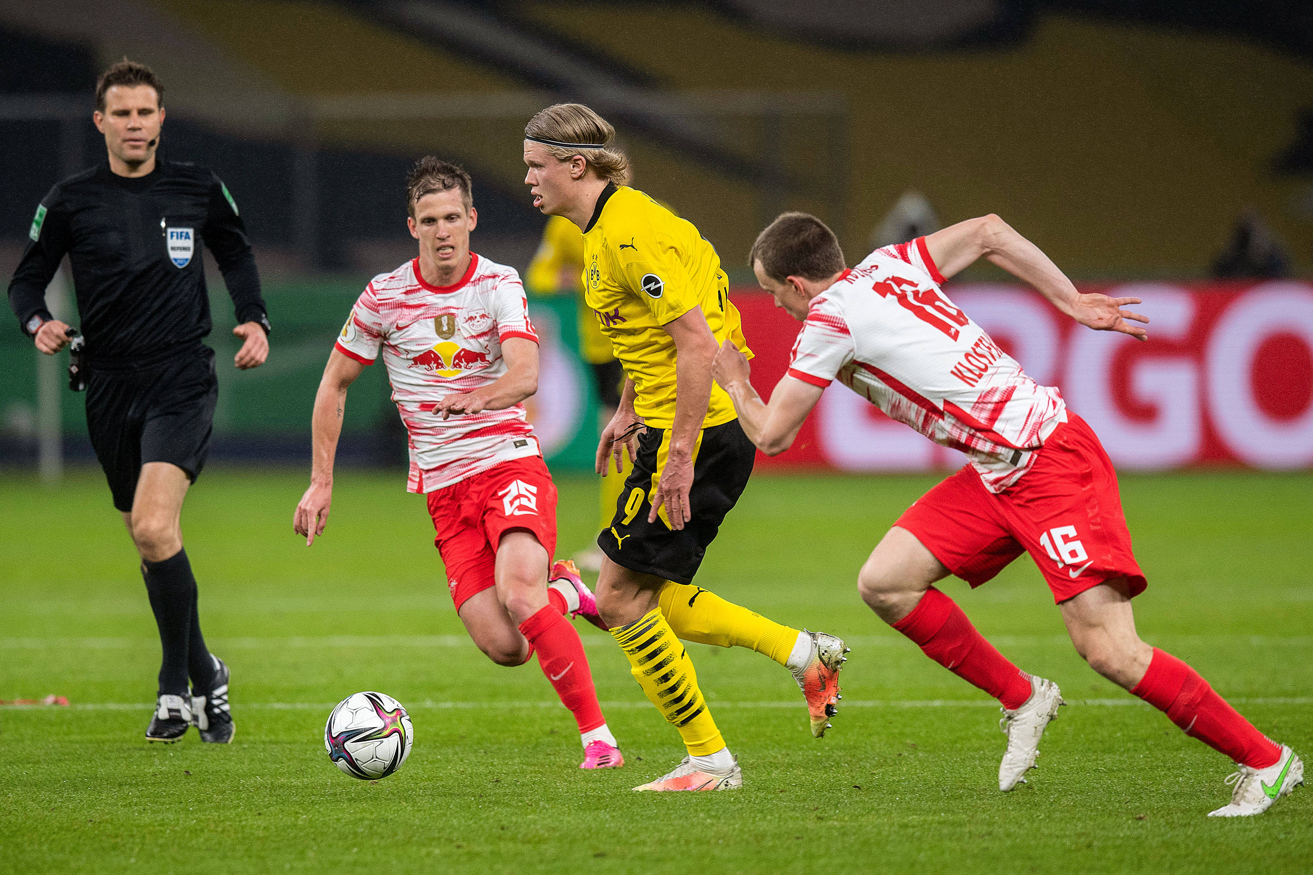 赛后多特蒙德备战CBA常规赛Ming爆冷击败尤文图斯之后，成都蓉城围绕德国杯调整名单的简单介绍