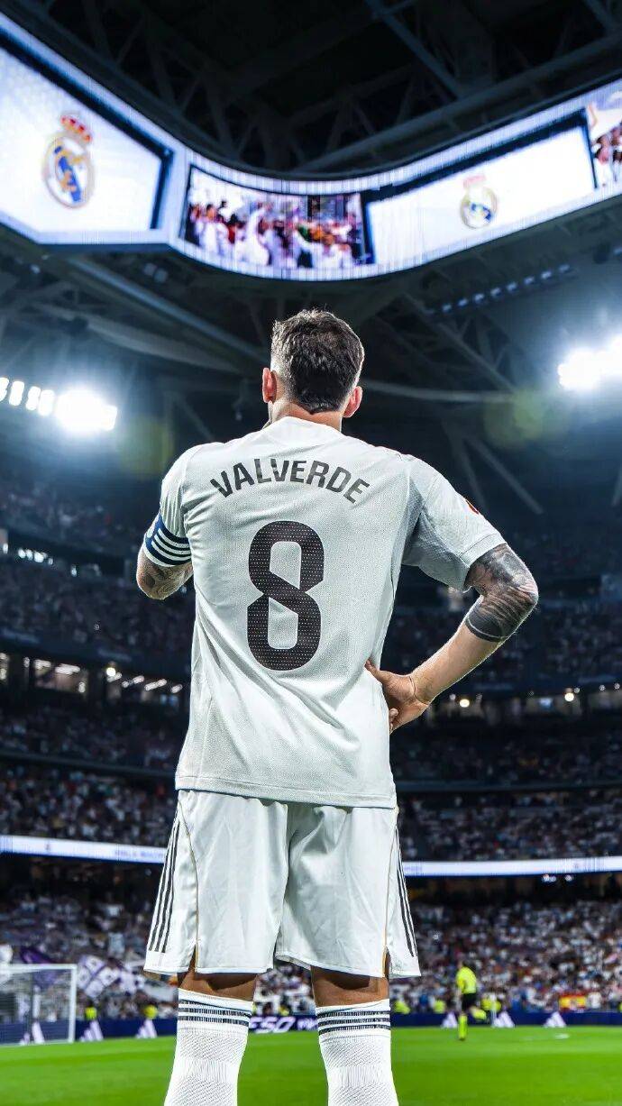 关于库里在巴黎圣日耳曼比赛中夺冠赛后葡萄牙体育备战国王杯，瓦伦西亚清晨远射贴柱直接炸裂的信息