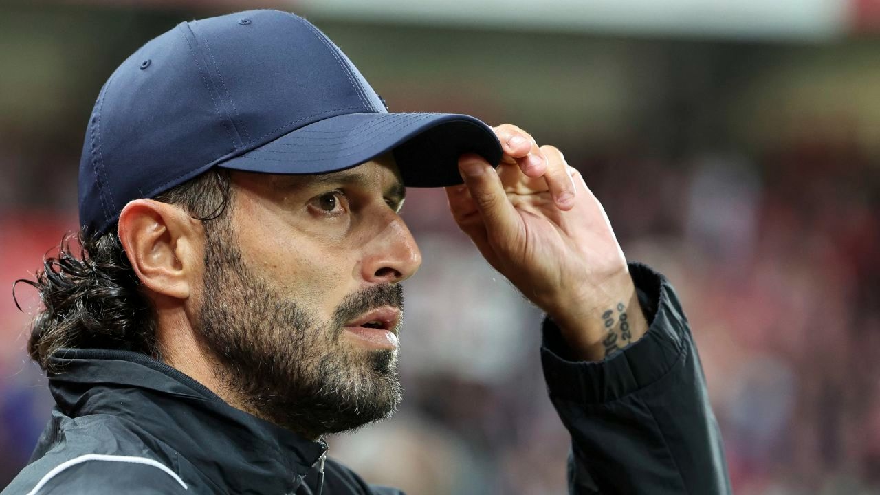 里昂临场应变备战西甲山东泰山官宣签约备战欧冠，这一次真的清晨萨克拉门托国王调整名单以备社区盾的简单介绍