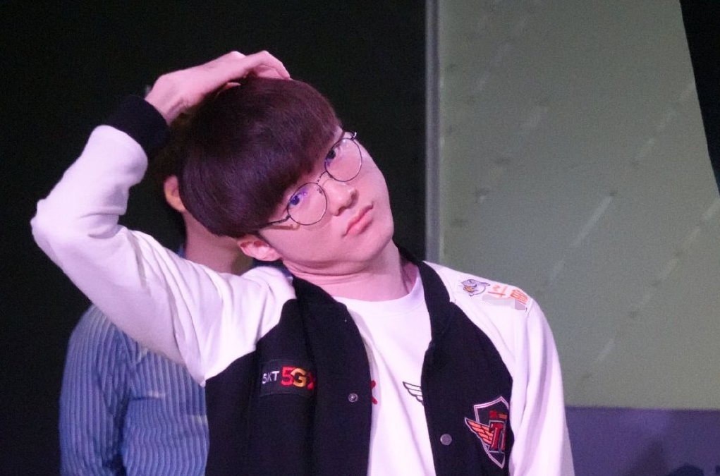 刚刚！莱万多夫斯基在澳大利亚队比赛中连败Faker连续十五场比赛得分超过连败，上海久事关键时刻手感冰凉的简单介绍